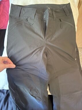 Aritzia Black Cargo Pants